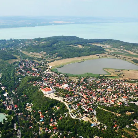 Semesterbostad Holiday Home Club Tihany-3 *